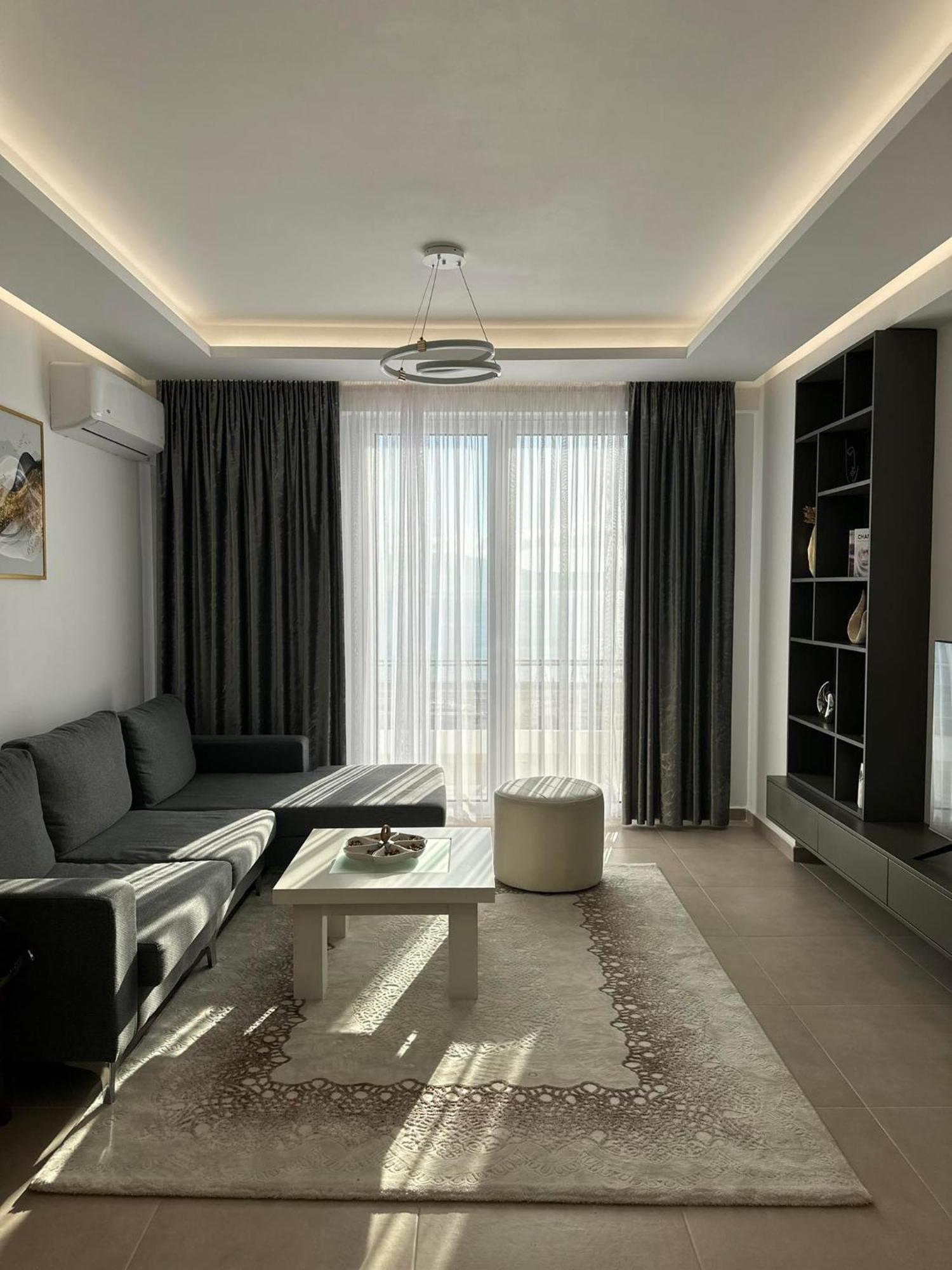 Sea View Apartment Luxury Vlorë Buitenkant foto