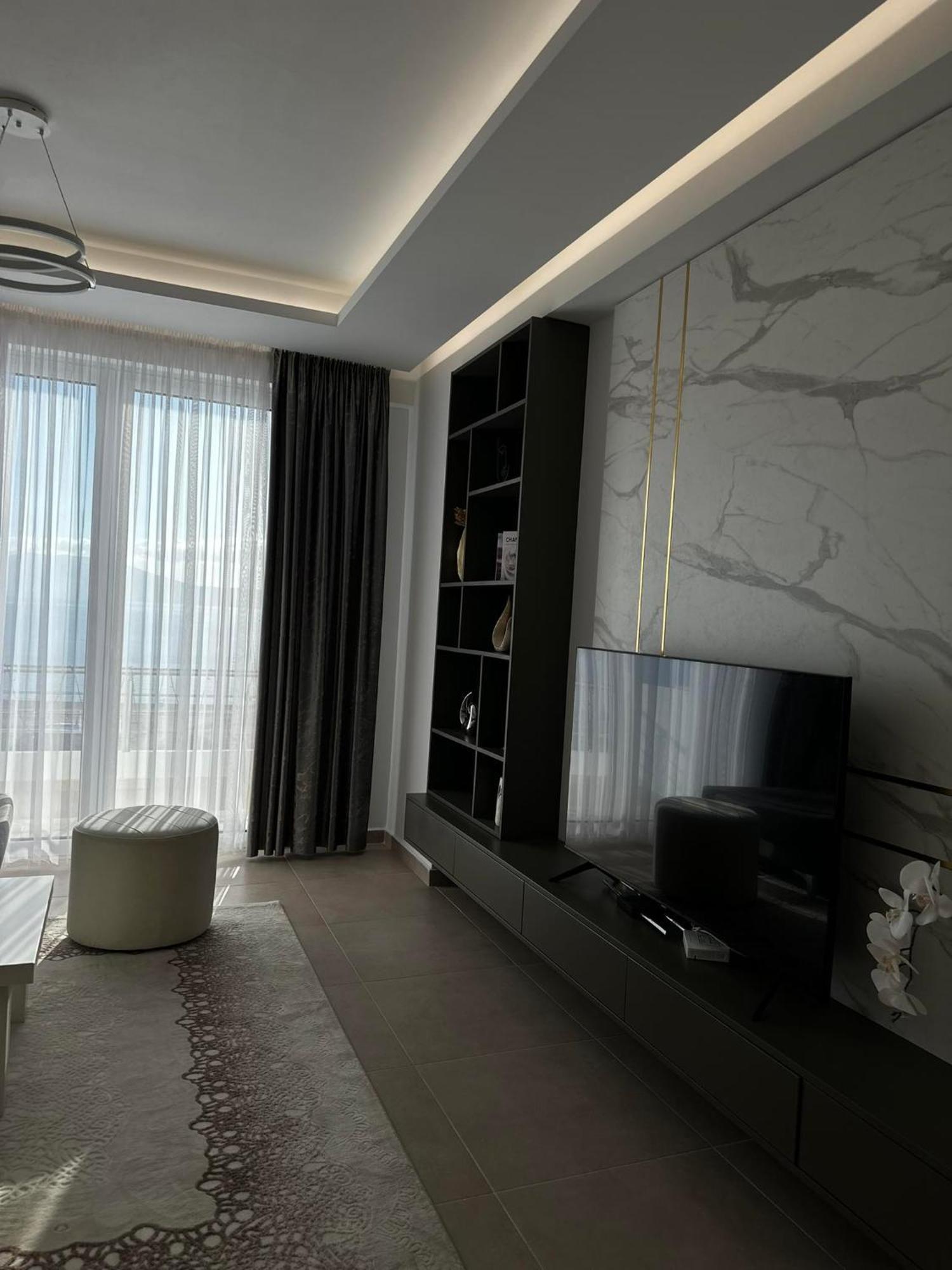 Sea View Apartment Luxury Vlorë Buitenkant foto