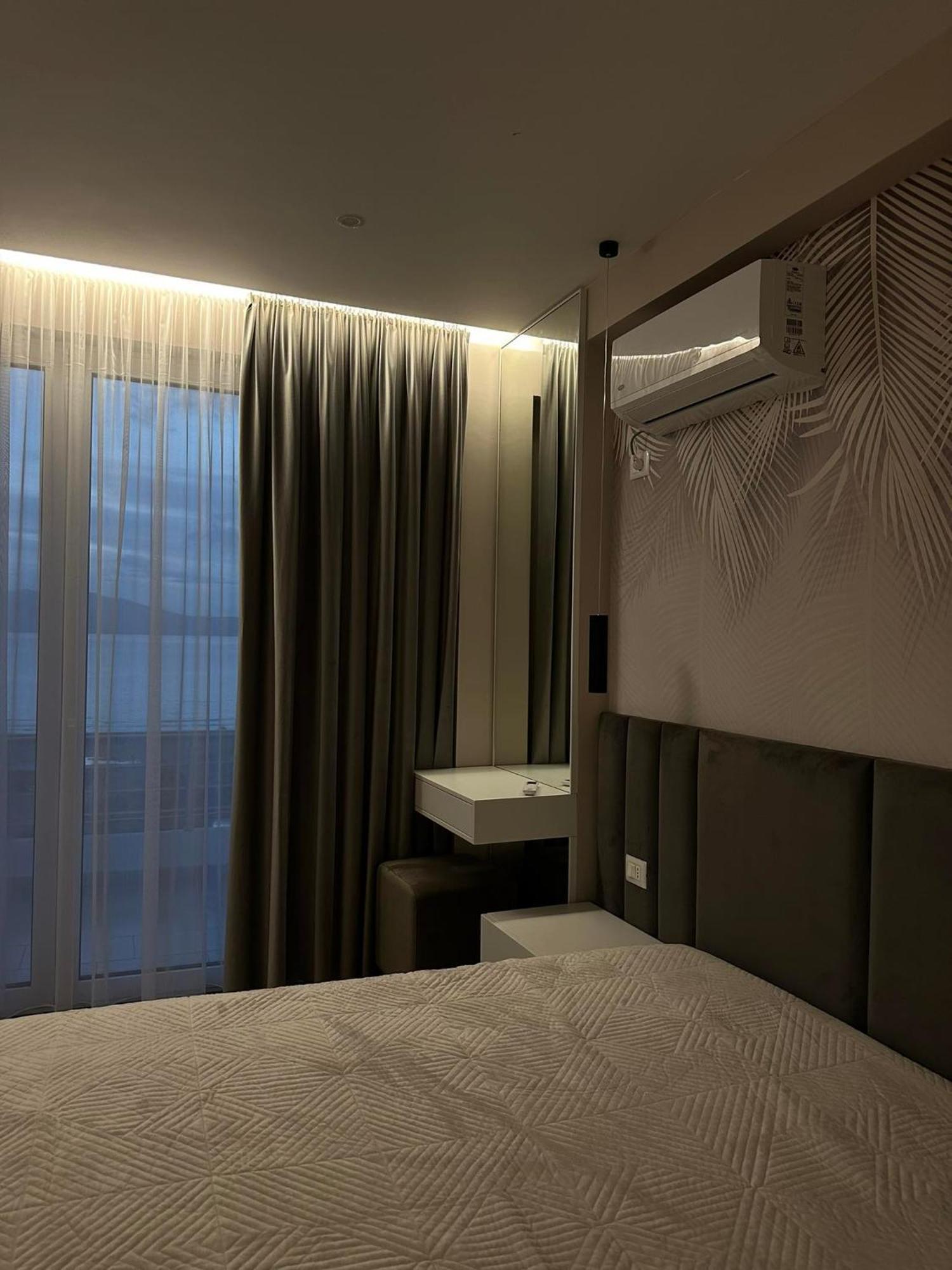 Sea View Apartment Luxury Vlorë Buitenkant foto